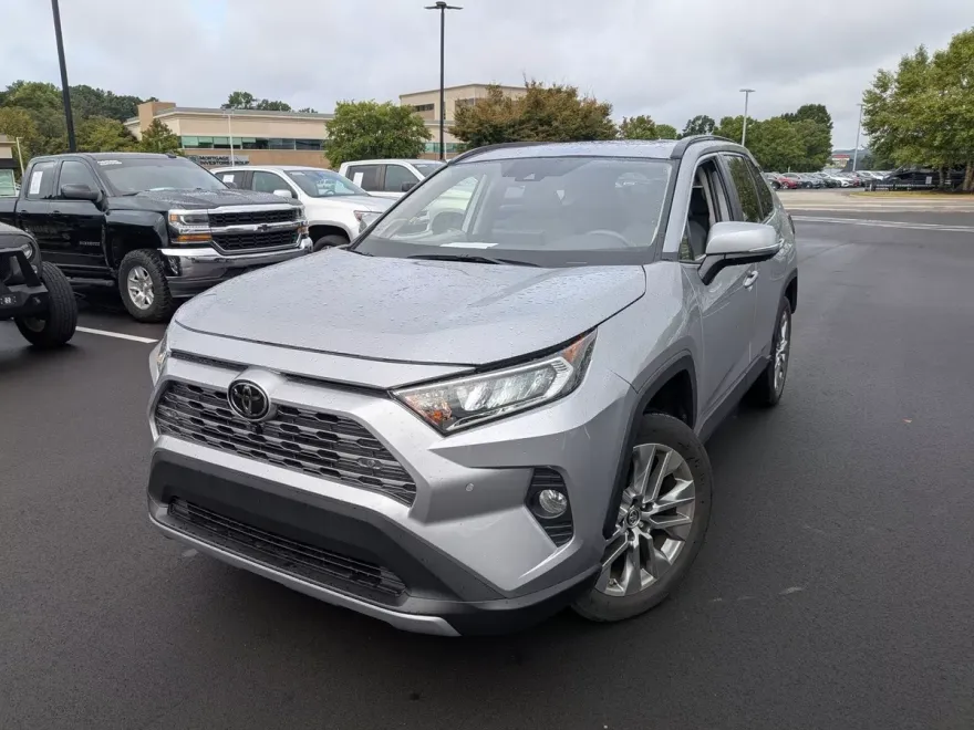 2019 Toyota RAV4 Limited photo 1