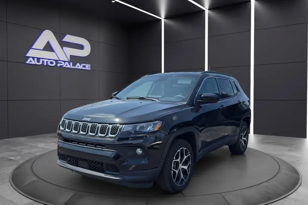 2024 Jeep Compass Latitude photo 1