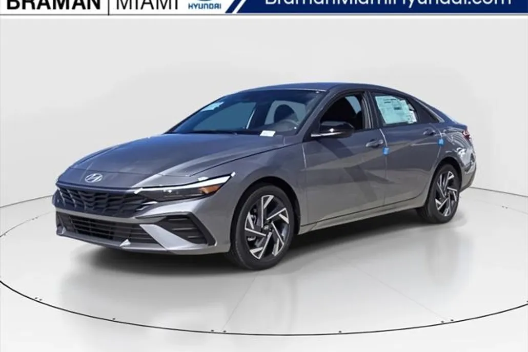 2025 Hyundai Elantra SEL Convenience photo 1