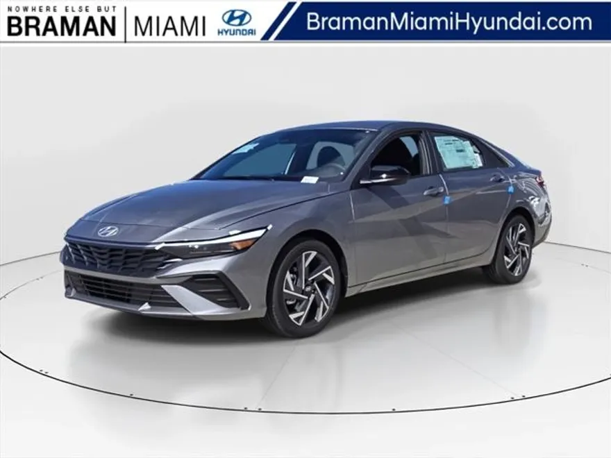 2025 Hyundai Elantra SEL Convenience photo 1