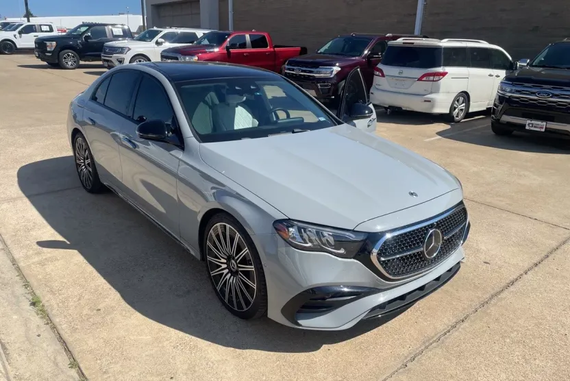 2025 Mercedes Benz E 450 Sedan photo 1