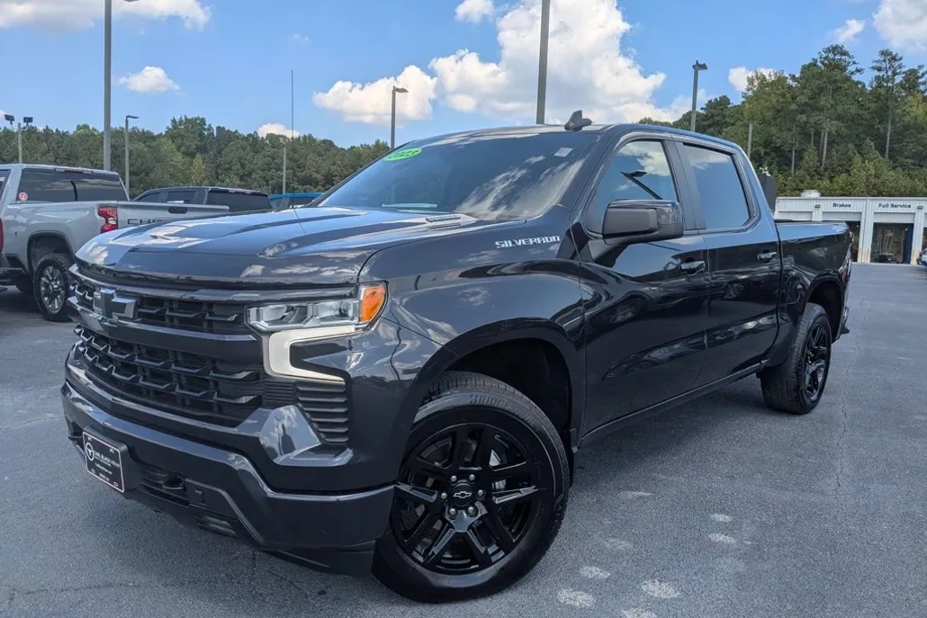 2023 Chevrolet Silverado 1500 RST photo 1