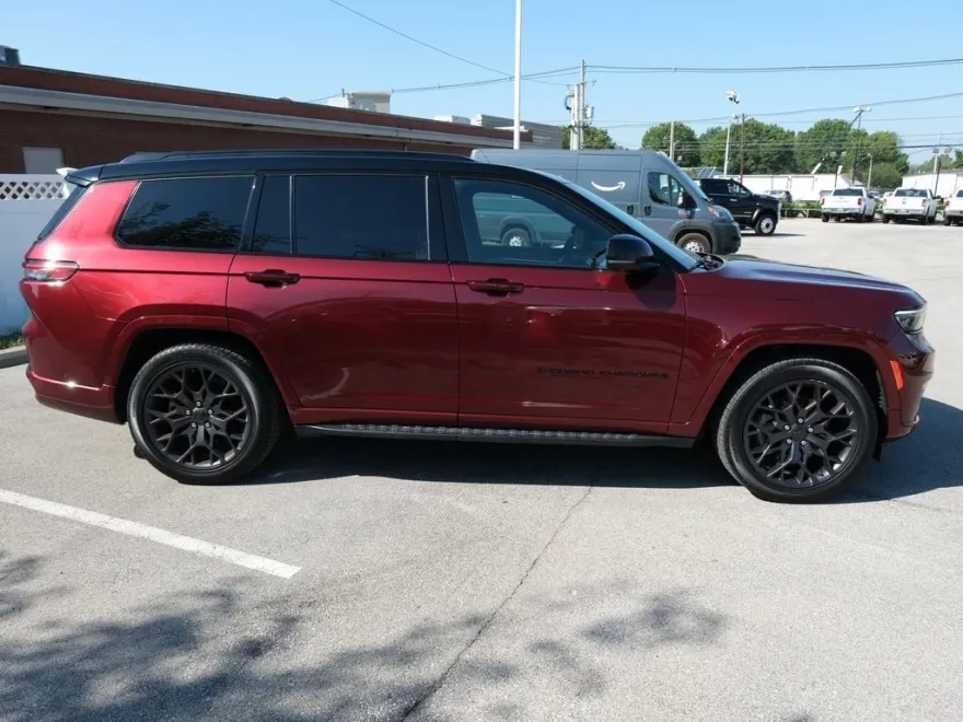 2024 Jeep Grand Cherokee L Summit photo 1