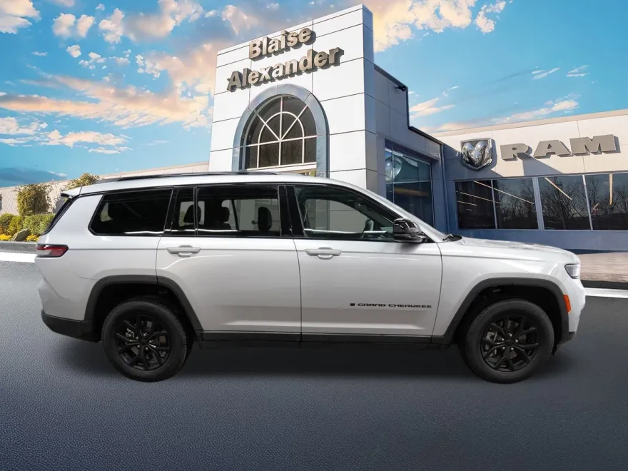 2024 Jeep Grand Cherokee Altitude photo 1