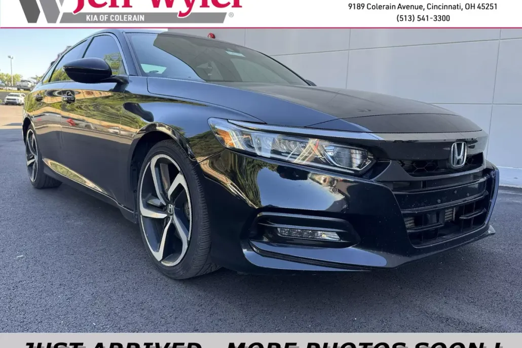 2018 Honda Accord Sport 2.0T photo 1