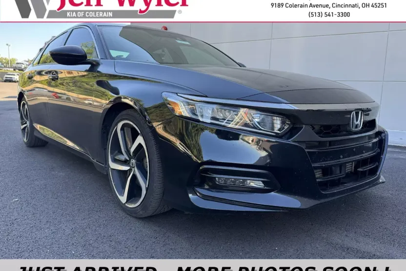 2018 Honda Accord Sport 2.0T photo 1