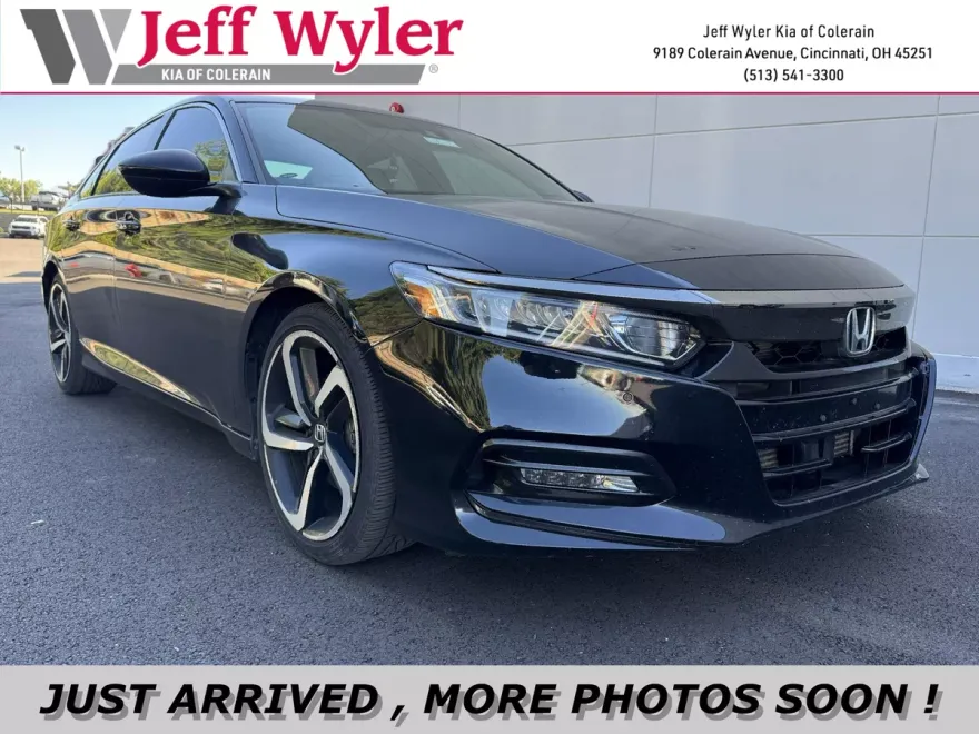 2018 Honda Accord Sport 2.0T photo 1
