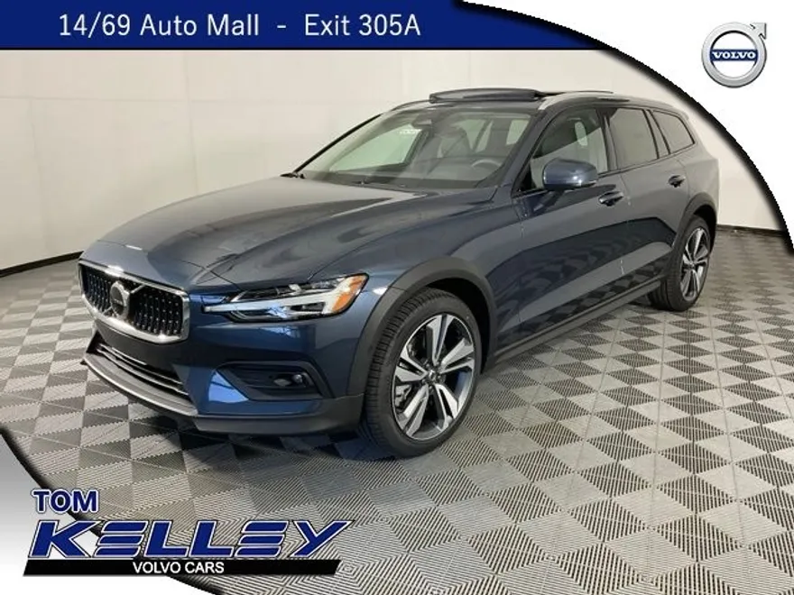 2026 Volvo V60 Cross Country B5 Plus photo 1