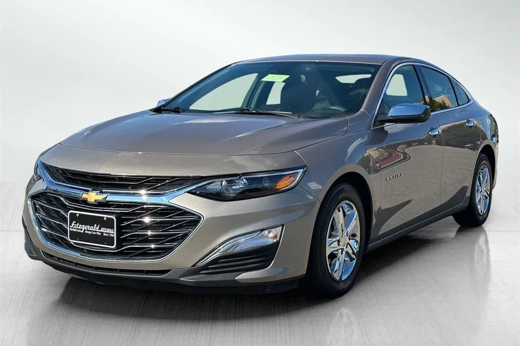 2023 Chevrolet Malibu LS photo 1