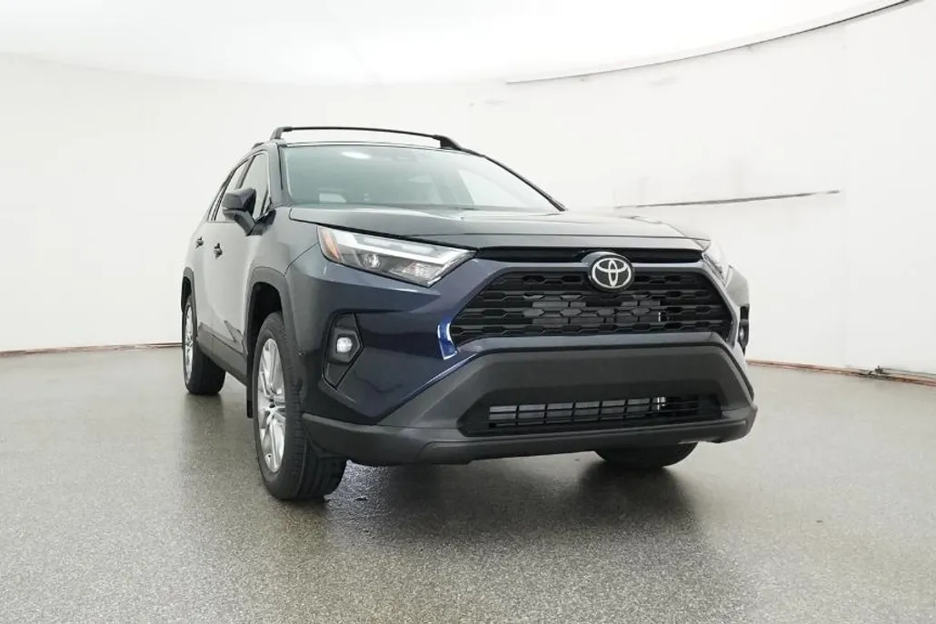 2025 Toyota RAV4 XLE Premium photo 1