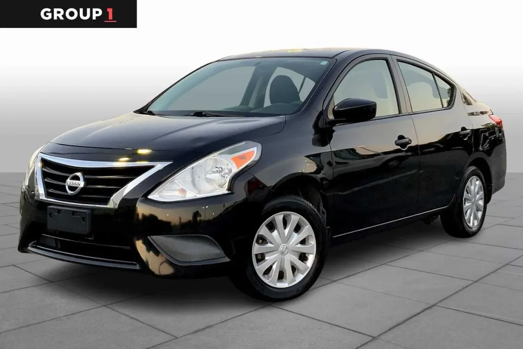 2018 Nissan Versa 1.6 S photo 1