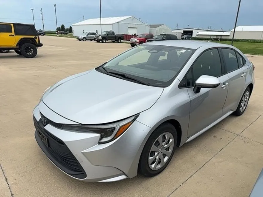 2023 Toyota Corolla Hybrid LE photo 1