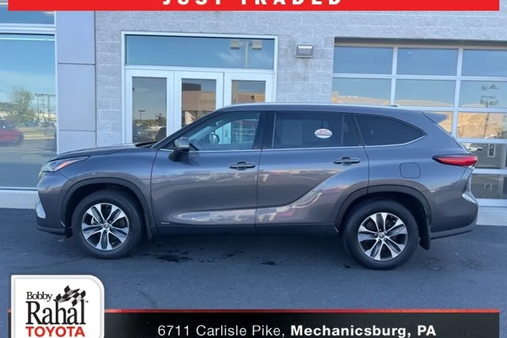 2022 Toyota Highlander Hybrid XLE photo 1