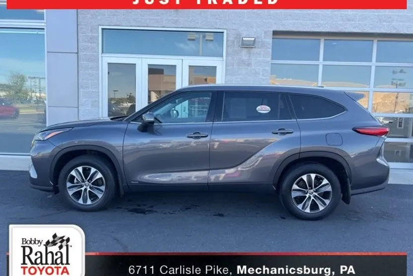 2022 Toyota Highlander Hybrid XLE photo 1