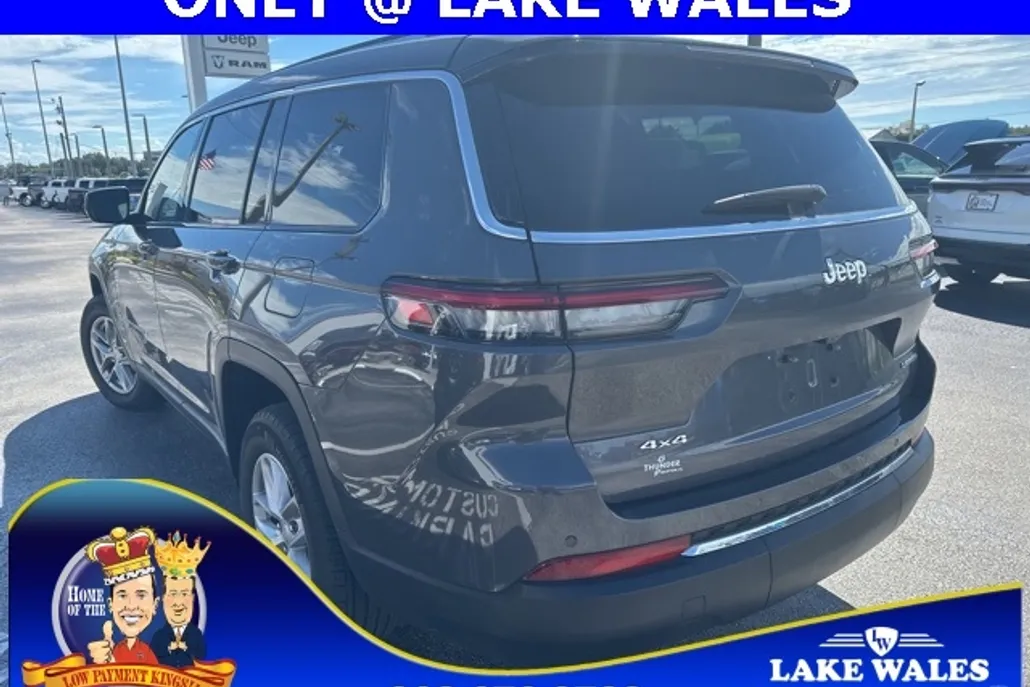 2023 Jeep Grand Cherokee Laredo photo 1