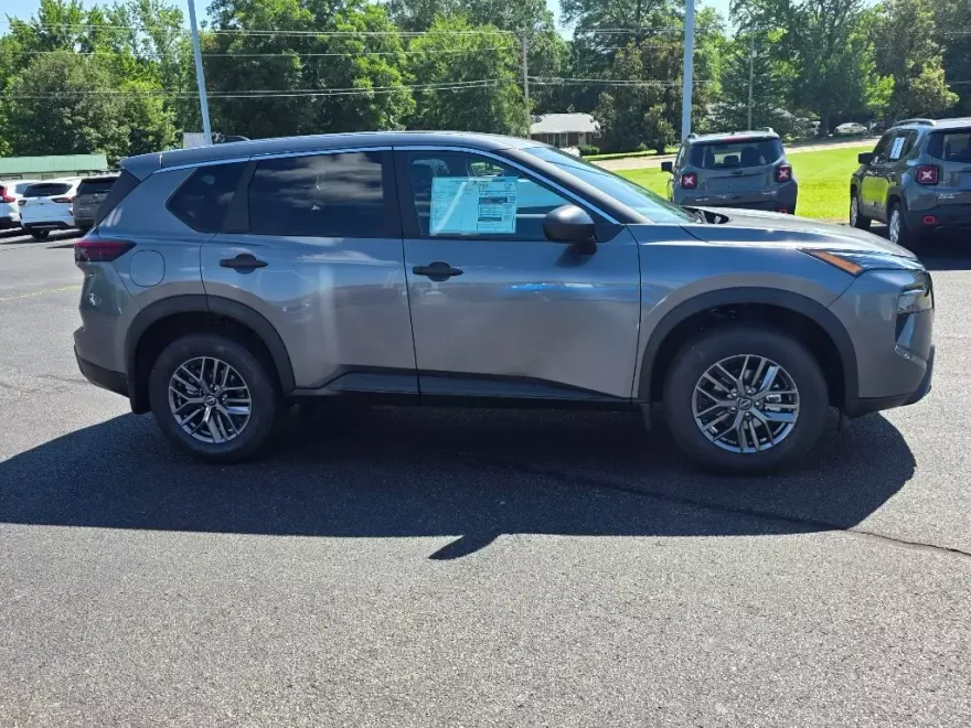 2025 Nissan Rogue S photo 1