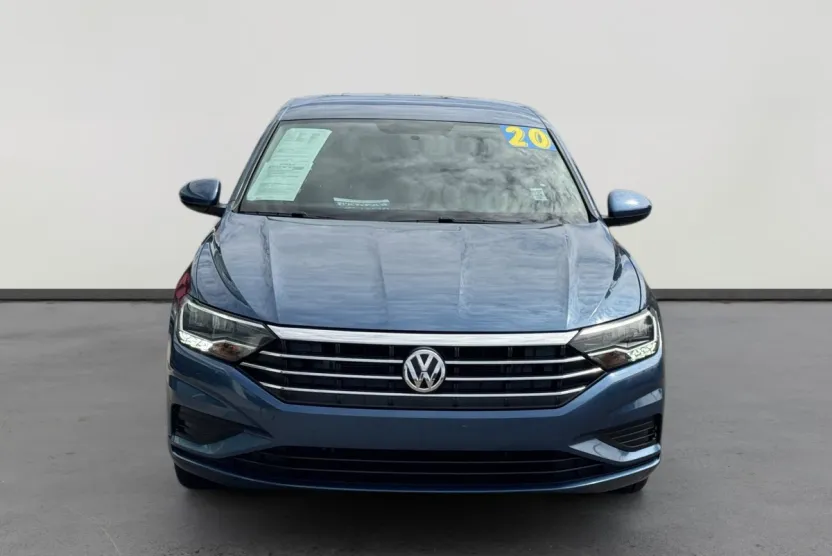 2020 Volkswagen Jetta SE R-Line photo 1