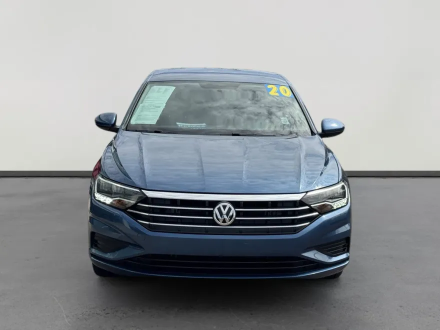 2020 Volkswagen Jetta SE R-Line photo 1