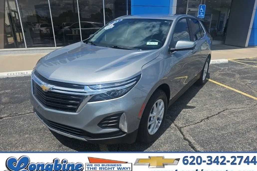 2023 Chevrolet Equinox LT photo 1
