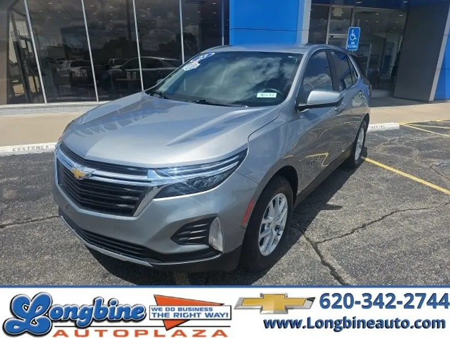 2023 Chevrolet Equinox LT photo 1