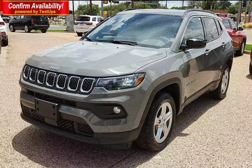 2024 Jeep Compass Latitude photo 1