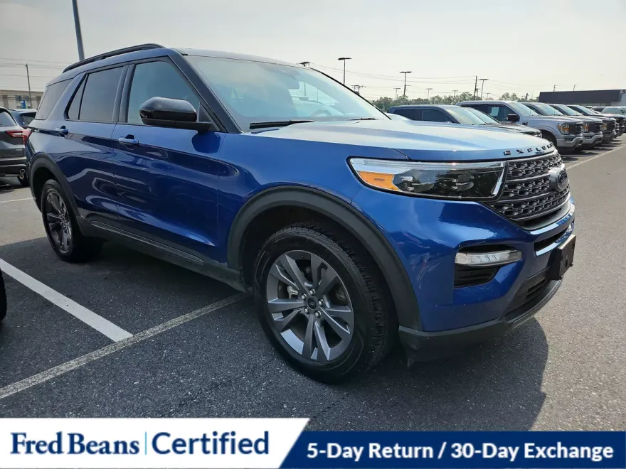 2022 Ford Explorer XLT photo 1