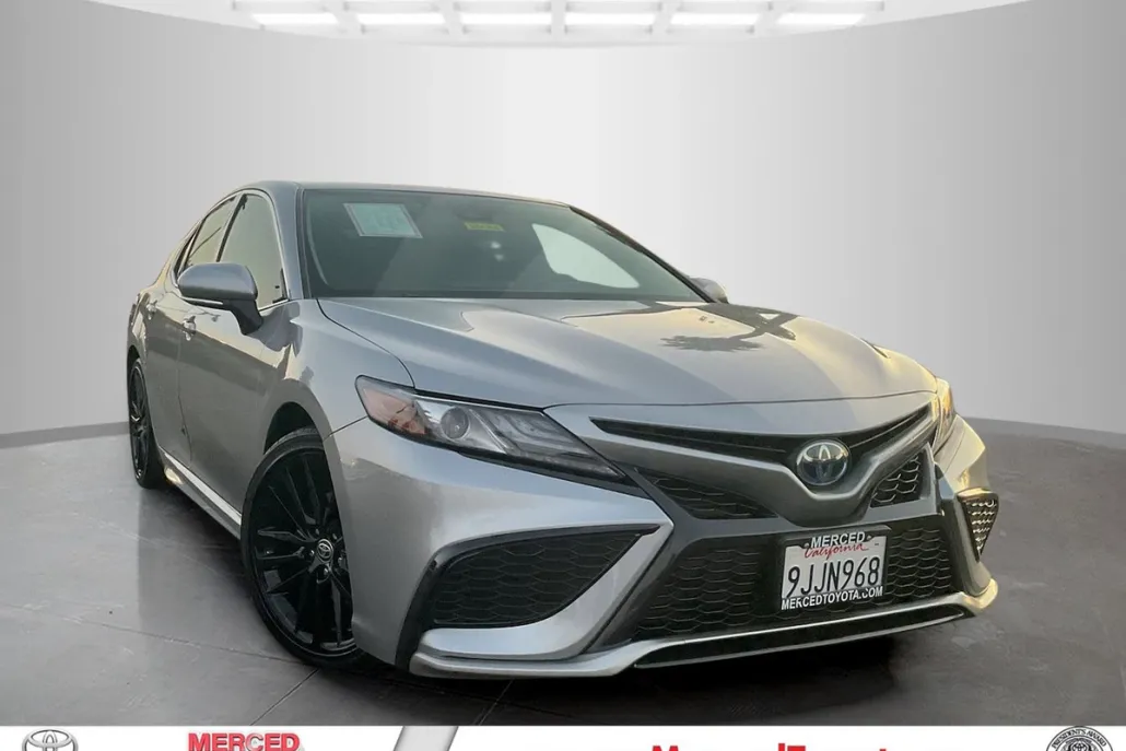 2024 Toyota Camry Hybrid XSE photo 1