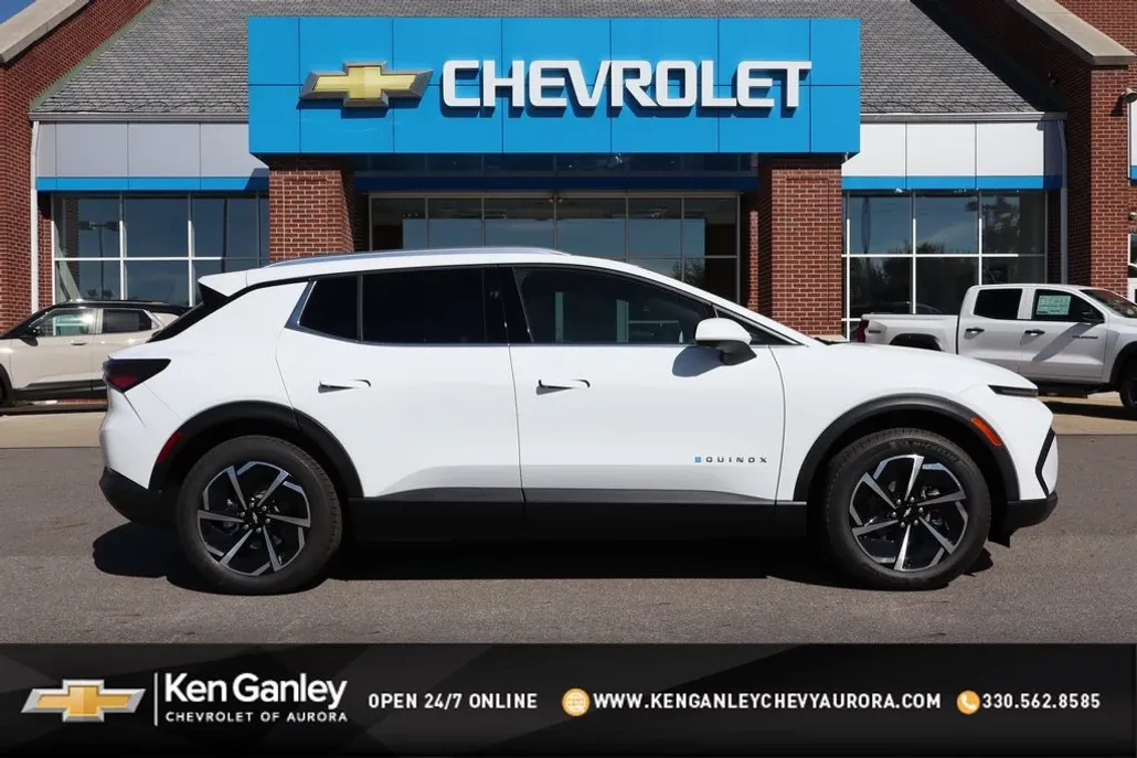 2026 Chevrolet Equinox LT photo 1