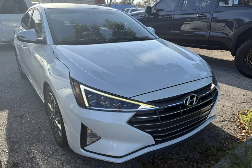 2019 Hyundai Elantra Limited photo 1