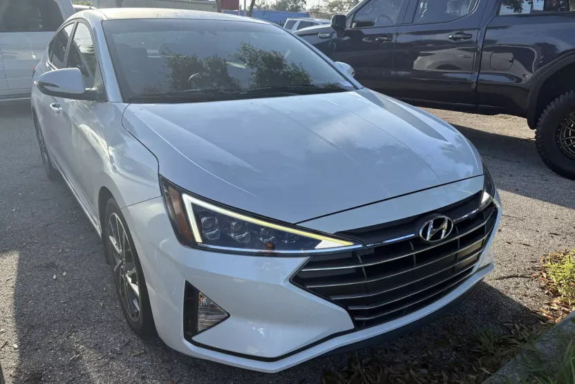 2019 Hyundai Elantra Limited photo 1