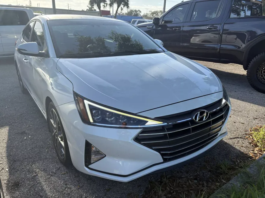 2019 Hyundai Elantra Limited photo 1