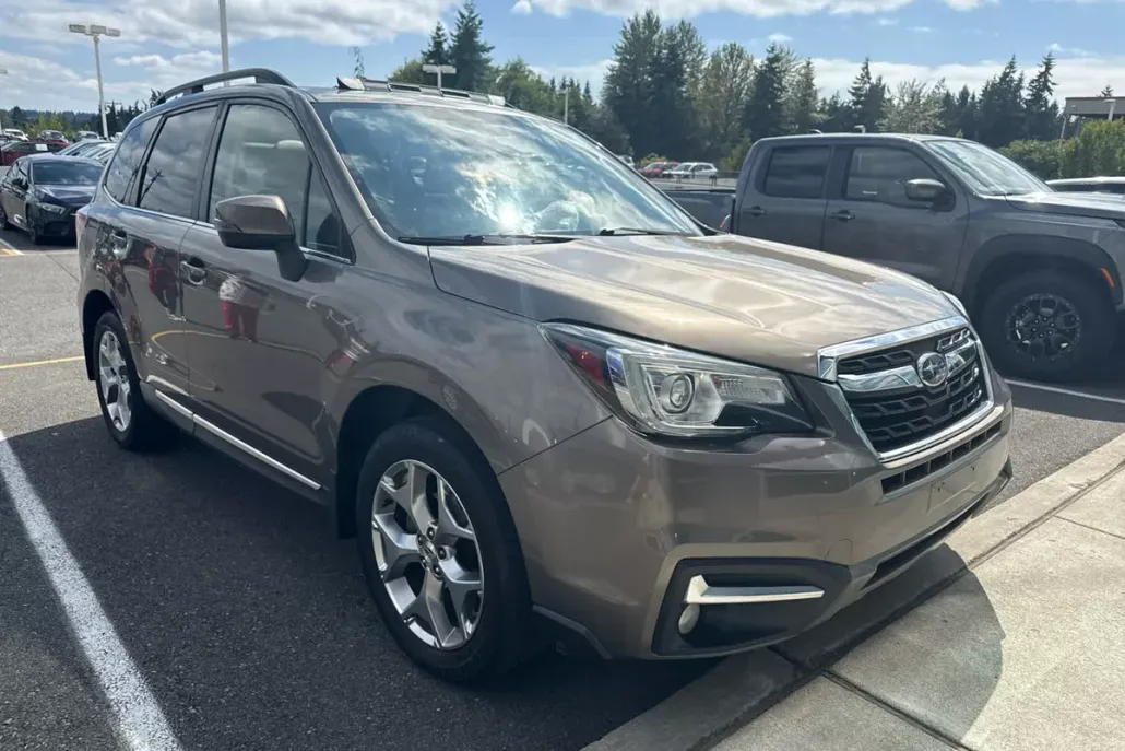 2018 Subaru Forester Touring photo 1