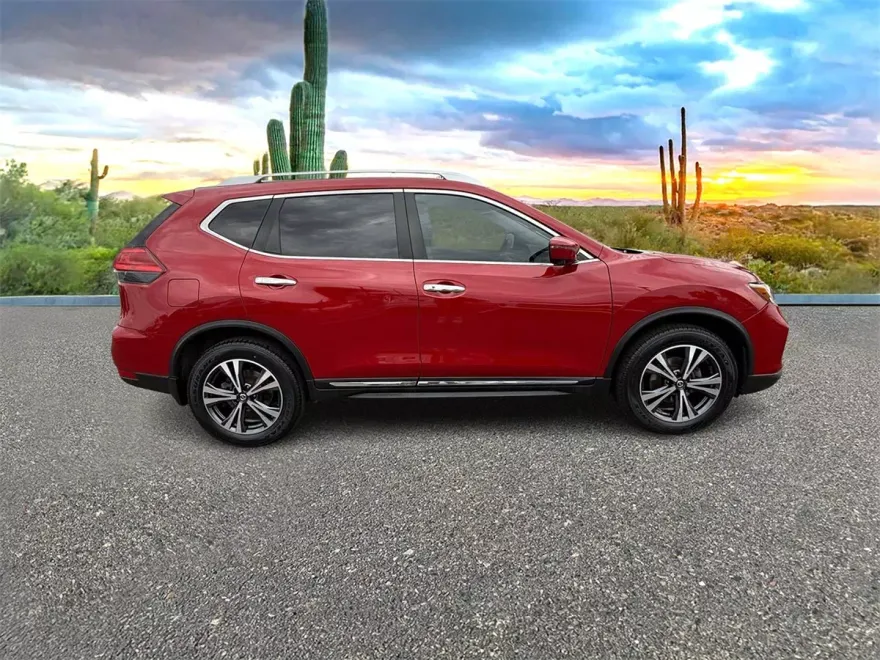 2017 Nissan Rogue SL photo 1
