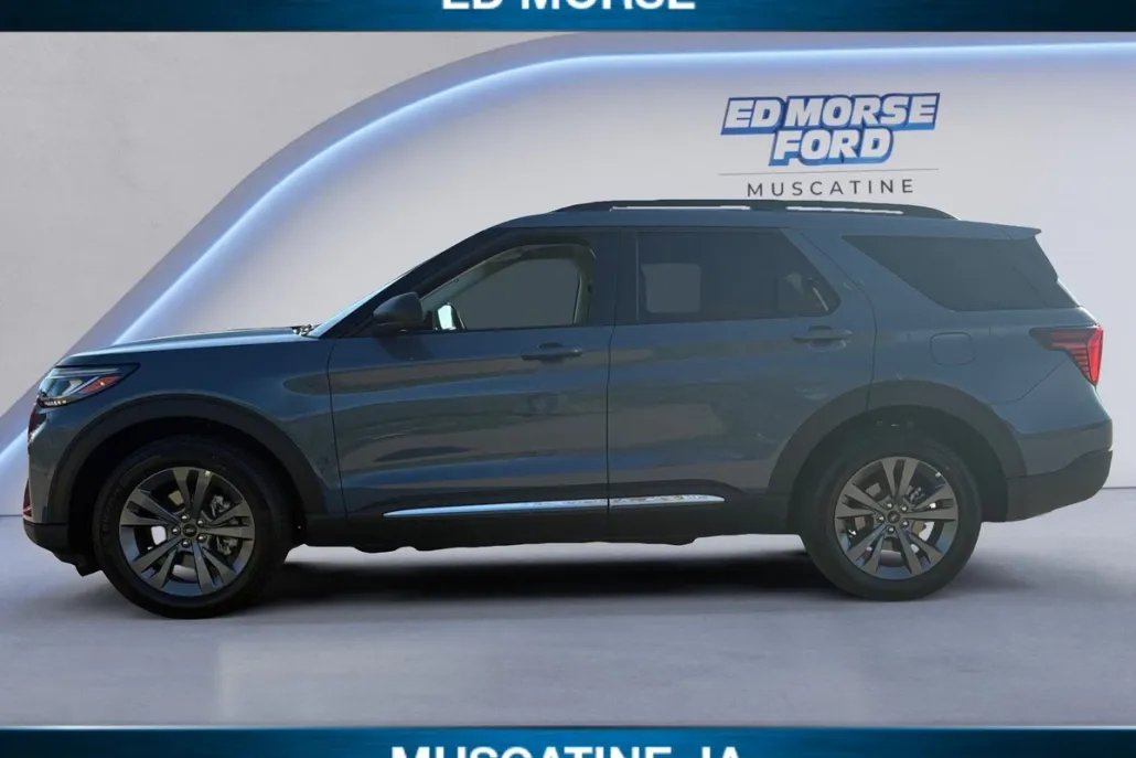 2025 Ford Explorer photo 1
