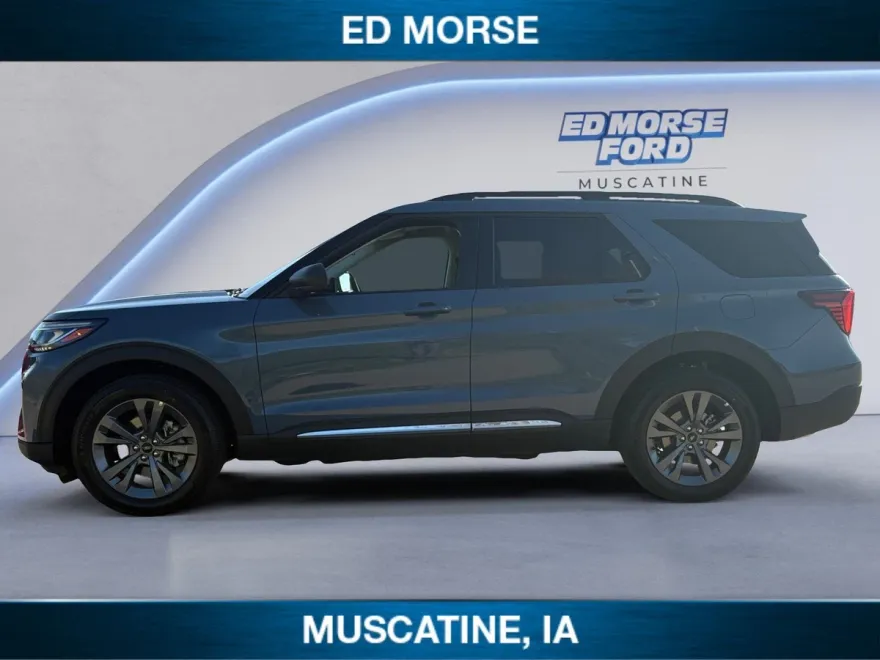 2025 Ford Explorer photo 1