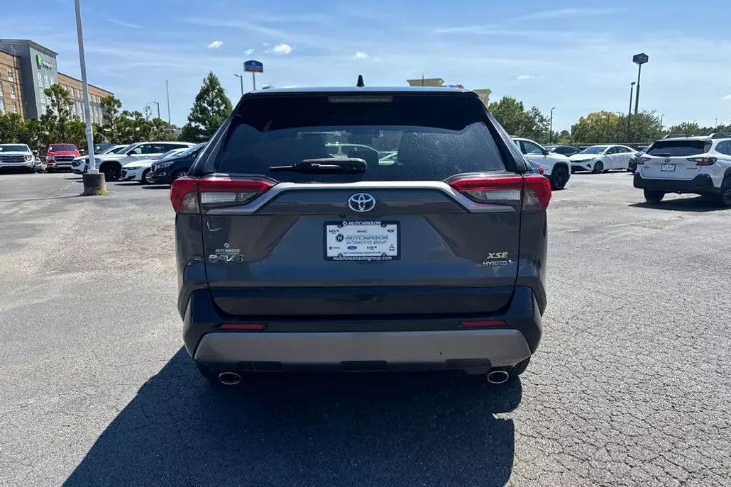 2019 Toyota RAV4 Hybrid XSE photo 1