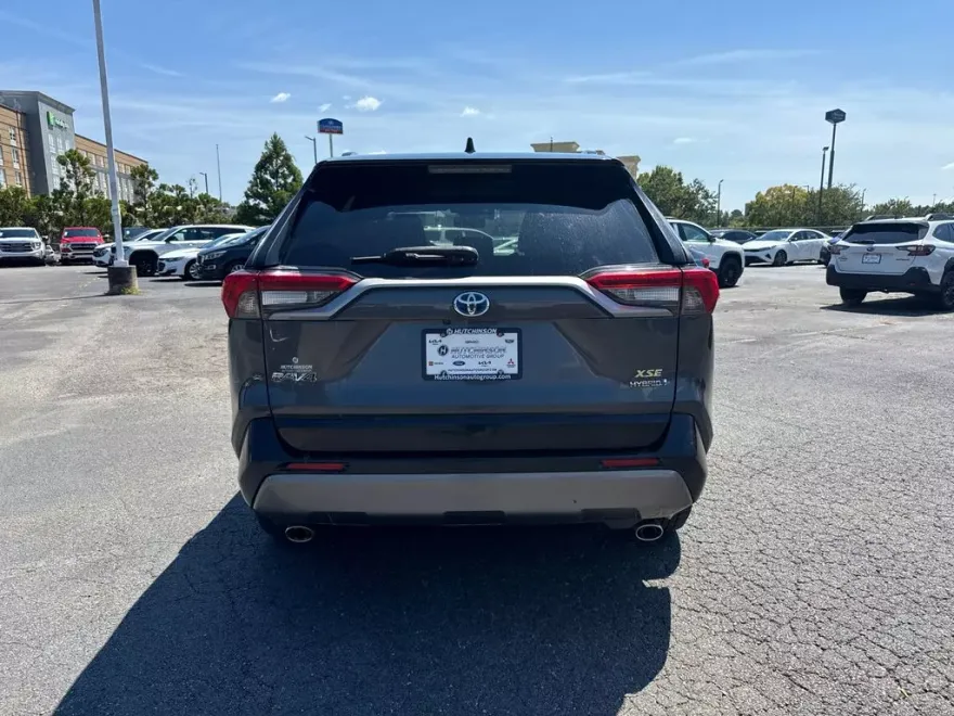 2019 Toyota RAV4 Hybrid XSE photo 1