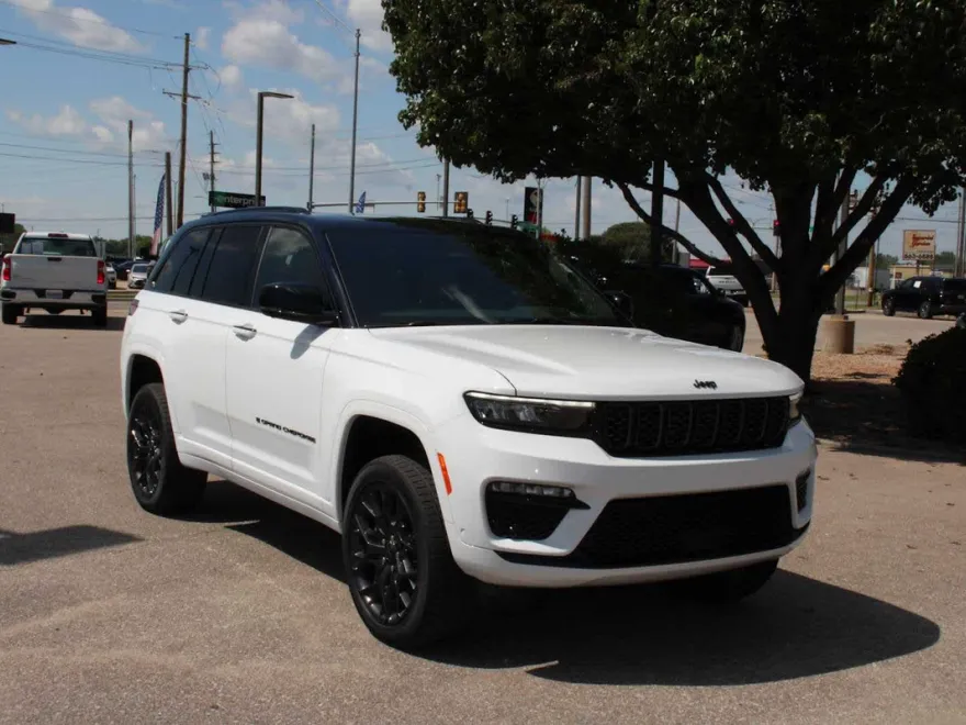 2025 Jeep Grand Cherokee Summit photo 1