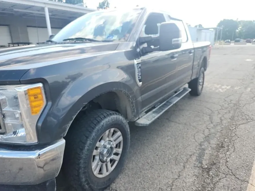 2017 Ford F-250 XL photo 1