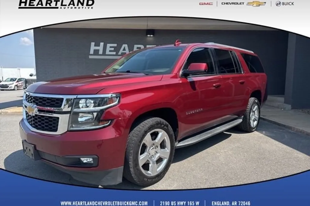 2016 Chevrolet Suburban LT photo 1