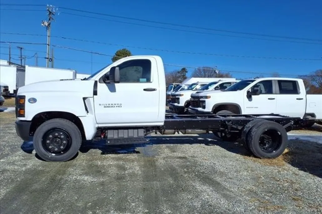 2024 Chevrolet Silverado 5500HD Work Truck photo 1