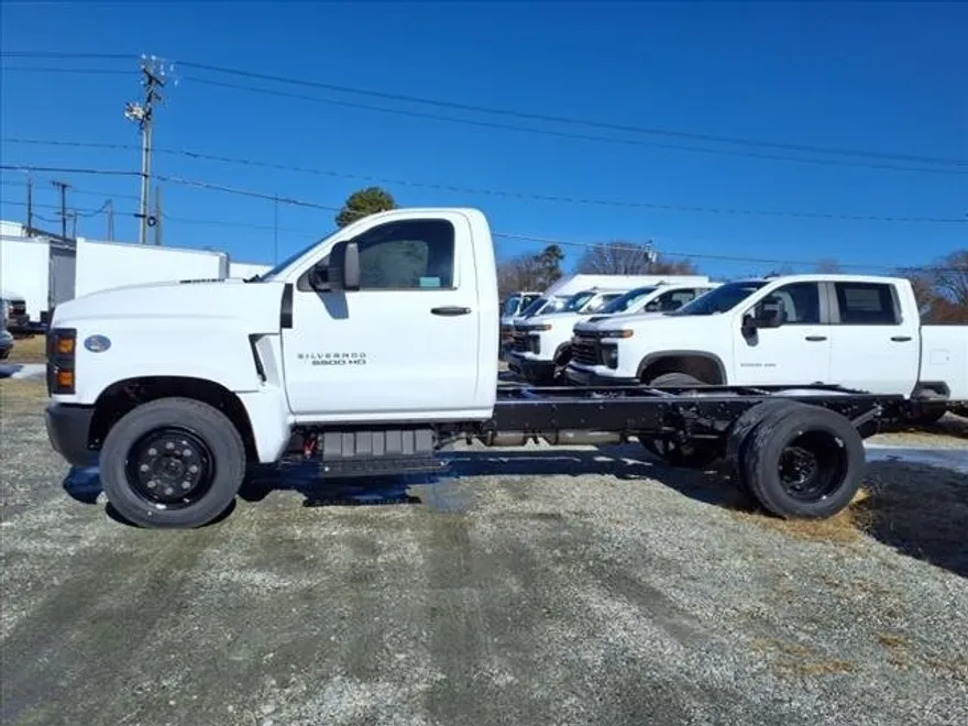 2024 Chevrolet Silverado 5500HD Work Truck photo 1