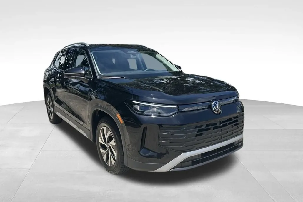 2025 Volkswagen Tiguan S photo 1