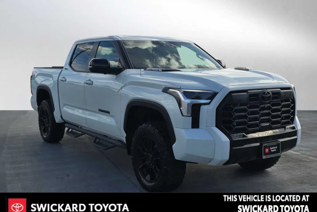 2024 Toyota Tundra Limited CrewMax photo 1