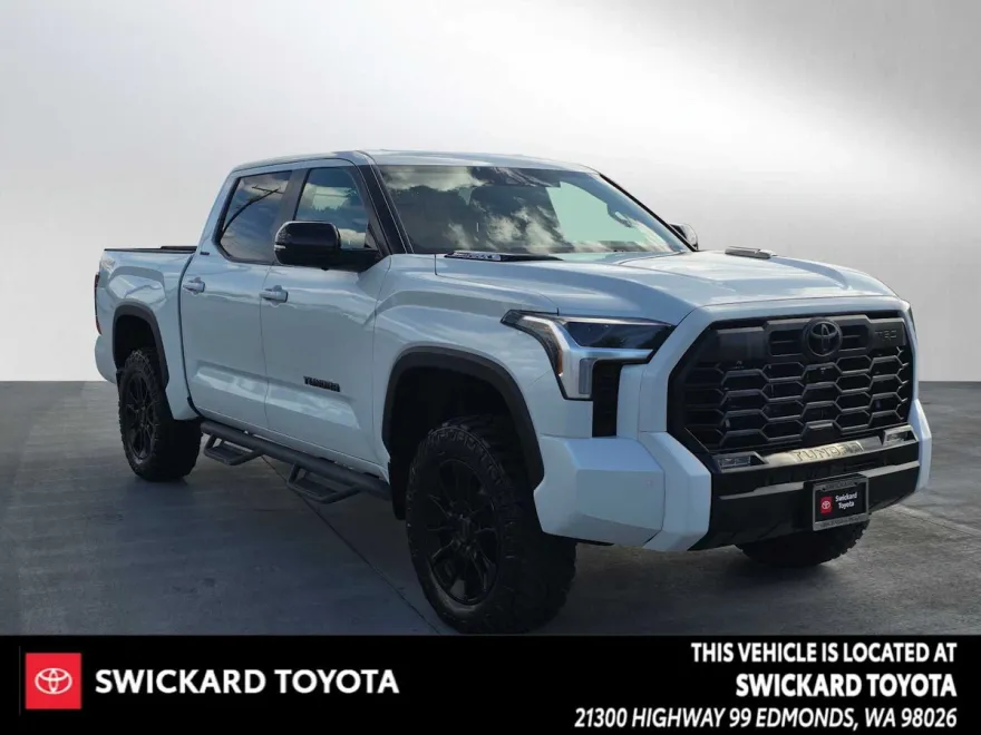 2024 Toyota Tundra Limited CrewMax photo 1