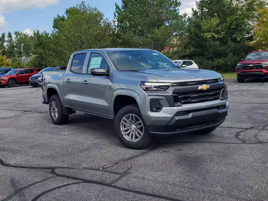 2026 Chevrolet Colorado LT photo 1