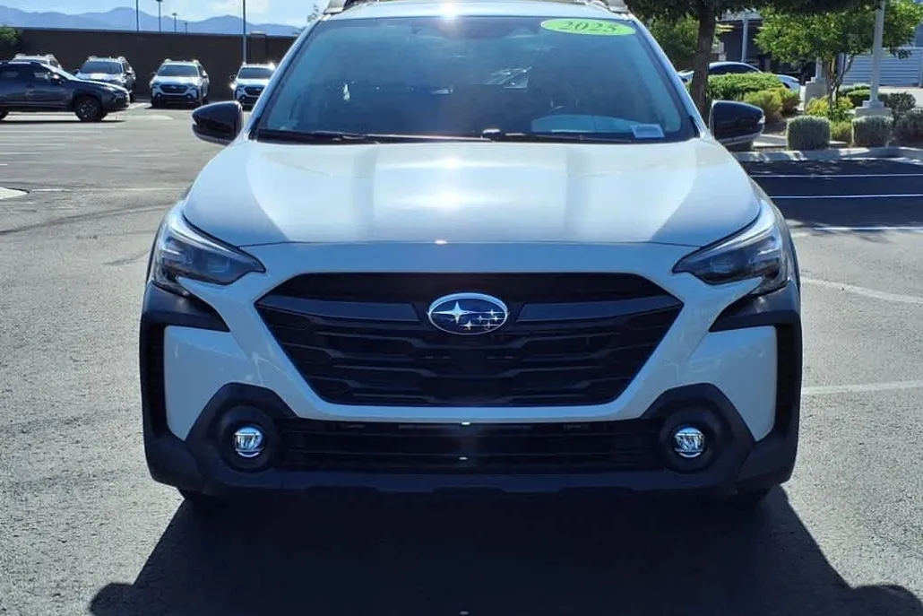 2025 Subaru Outback Premium photo 1