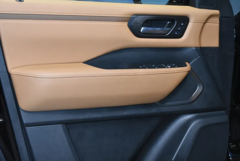 2025 Nissan Armada Platinum Reserve photo 1