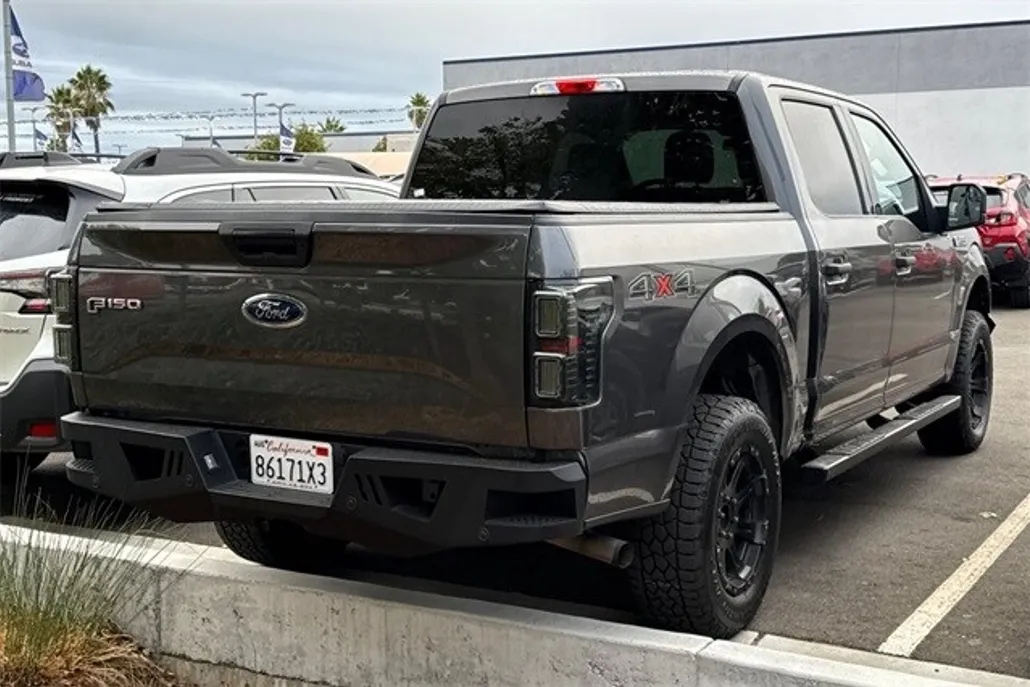 2017 Ford F-150 XLT photo 1