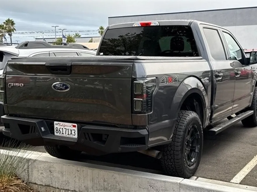 2017 Ford F-150 XLT photo 1